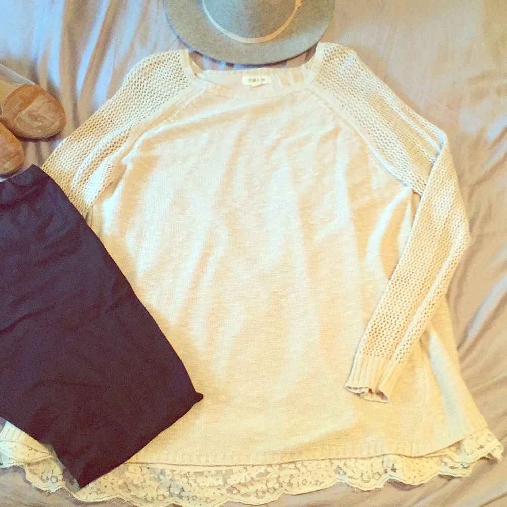 Taylor and Sage /Flowy Cream Sweater with lace/XL